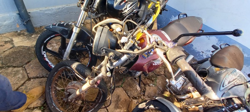 SUCATA APROVEITÁVEL COM MOTOR INSERVÍVEL