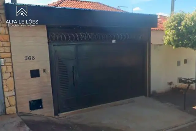 Casa à Venda