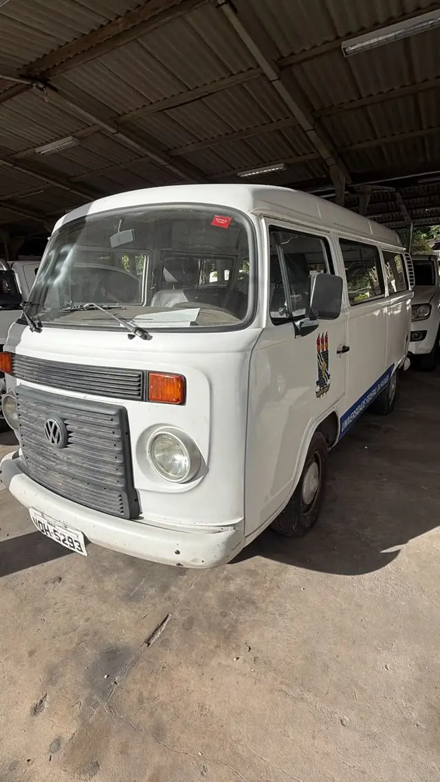 VOLKSWAGEN/KOMBI - ANO/MODELO: 2011/2012 – PLACA: NQH5293 – RENAVAM: 463004388 – COMBUSTÍVEL: ÁLCOOL/GASOLINA – COR: BRANCA