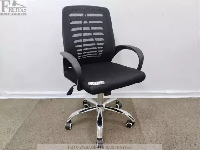 LOTE COM 01 CADEIRA EXECUTIVA G3 TECIDO GIRATÓRIA BASE CROMADA APOIO BRAÇO AJUSTE ALTURA RODAS NYLON