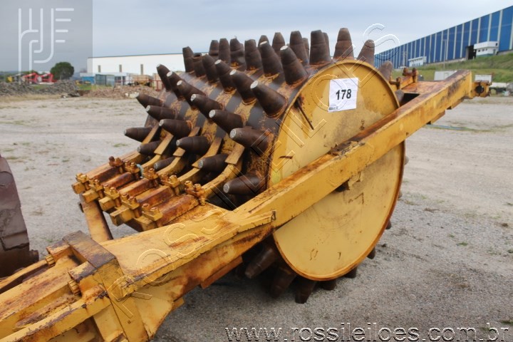 ROLETE TERRAPLANAGEM - Aprox. 4.340 Kg