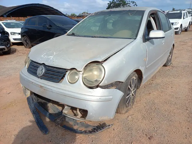 VOLKSWAGEN - POLO SEDAN 1.6