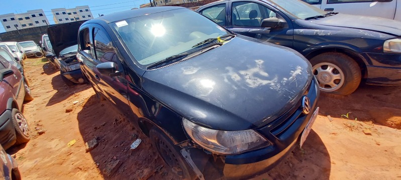 SUCATA APROVEITÁVEL COM MOTOR INSERVÍVEL