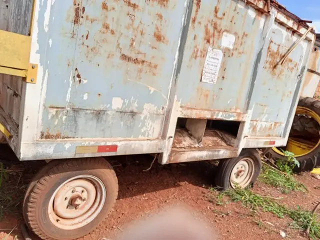 CARRETA AGRÍCOLA PARA TRANSPORTE; CAP. INDICADA: 3.000KG