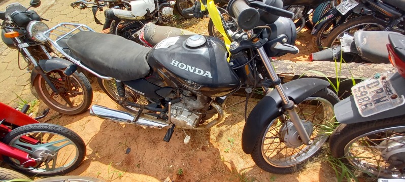 SUCATA APROVEITÁVEL COM MOTOR INSERVÍVEL