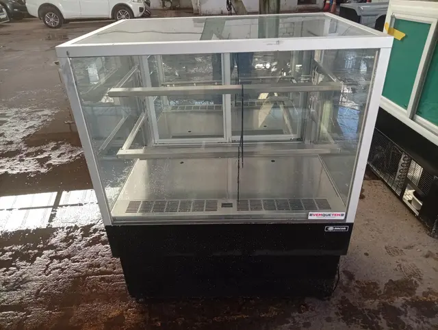 BALCÃO EXPOSITOR MACOM 220V - NO ESTADO QUE SE ENCONTRA