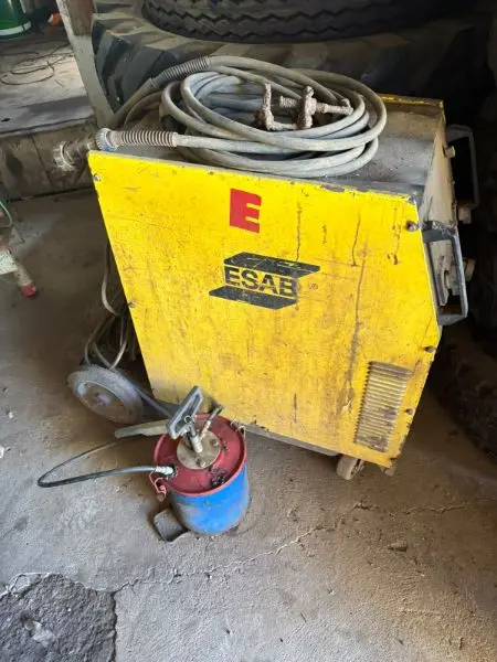 MÁQUINA DE SOLDA MIG ESAB
