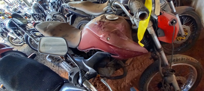 SUCATA APROVEITÁVEL COM MOTOR INSERVÍVEL