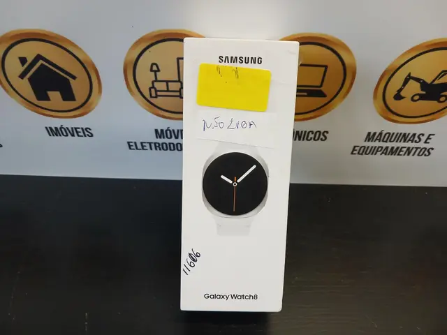 SMARTWATCH SAMSUNG GALAXY WATCH8 40MM LTE COM GALAXY AI, CAIXA PRATA, PULSEIRA PRATA E BISEL PRATA