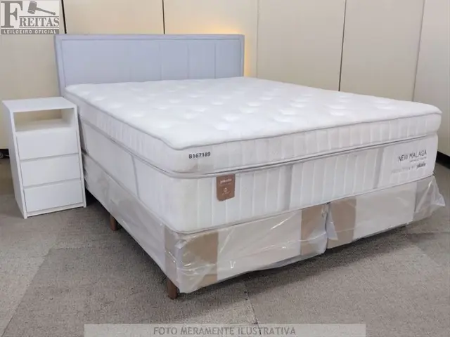 LOTE COM CAMA BOX QUEEN