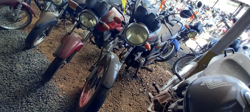 SUCATA APROVEITÁVEL COM MOTOR INSERVÍVEL