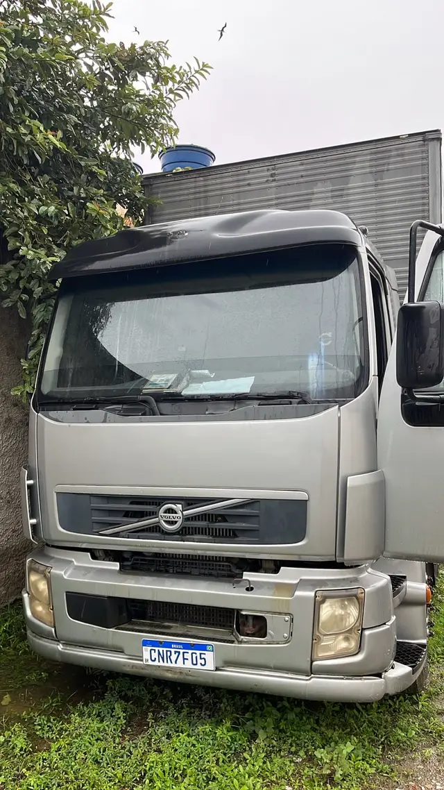 LOTE 16: Caminhão carga Volvo/VM 260 6X2R, placa CNR7F0