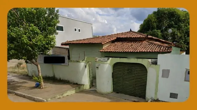 CASA E RESPECTIVO TERRENO, NA AV. FRANCISCO ANTONIO MENDONCA CHAVES, Nº 493, VAPABUÇU, SETE LAGOAS/MG. LOTE DE TERRENO Nº 18 QUADRA 40, MEDINDO 600M². OBSERVAR SE O ANUNCIO SE REFERE AO BEM TODO OU A PARTE DESTE__