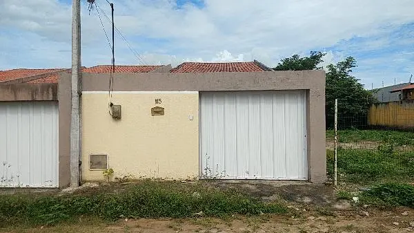Casa - Área privativa: 77,56 m², Com 2 qt(s) - Localizado(a): RUA MADRI, N. 115, QD 03 LT 16 - ITAITINGA/CE - CEP: 61884532
