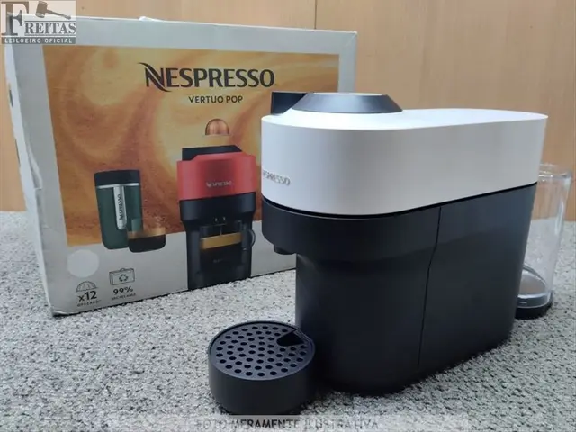 LOTE COM 01 CAFETEIRA NESPRESSO VERTUO POP 1650W GCV2-BR-WH-NE WHITE 127V 60HZ 24220CV2F341873H075