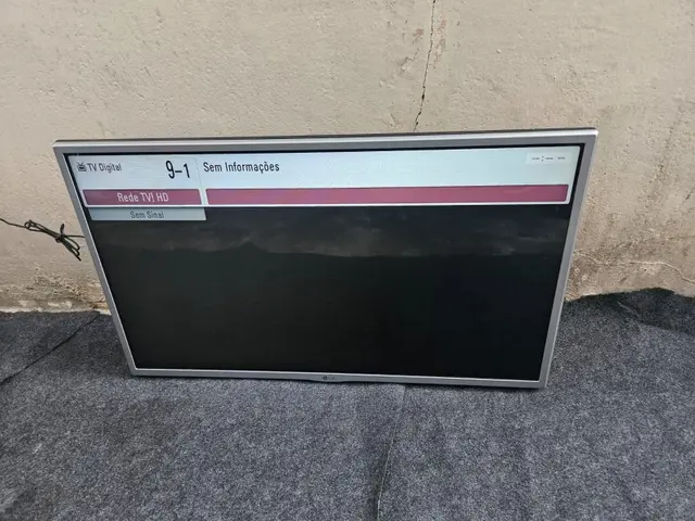 TELEVISÃO DA LG DE 32 POLEGADAS - MAIS INFORMAÇÕES NAS FOTOS