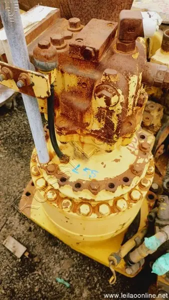 MOTOR DE GIRO KOMATSU PC 600