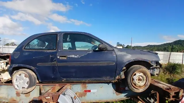 SUCATA- GM Corsa Wind- 2001