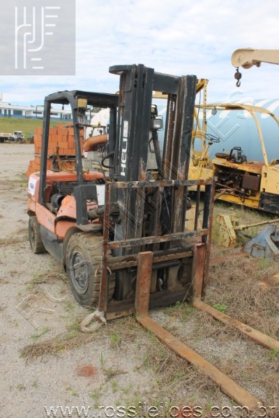 EMPILHADEIRA - Aprox. 4.690 Kg