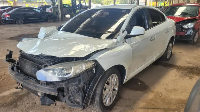 RENAULT FLUENCE DYN20A 2014 2015 BRANCO - SINISTRADO-MÉDIA MONTA