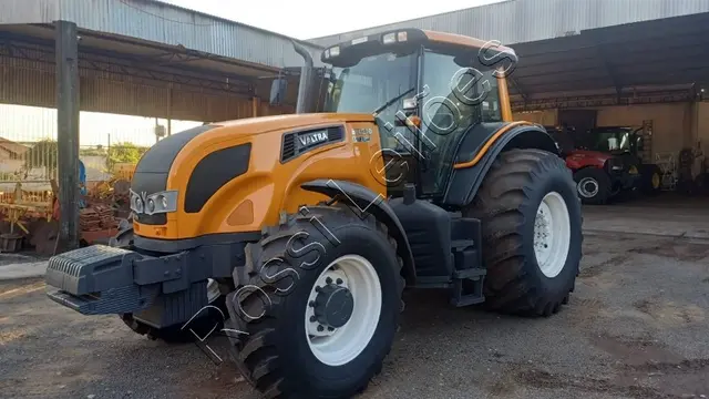 [ VÍDEO ] TRATOR VALTRA MOD. 210 ANO 2014 FUNCIONANDO