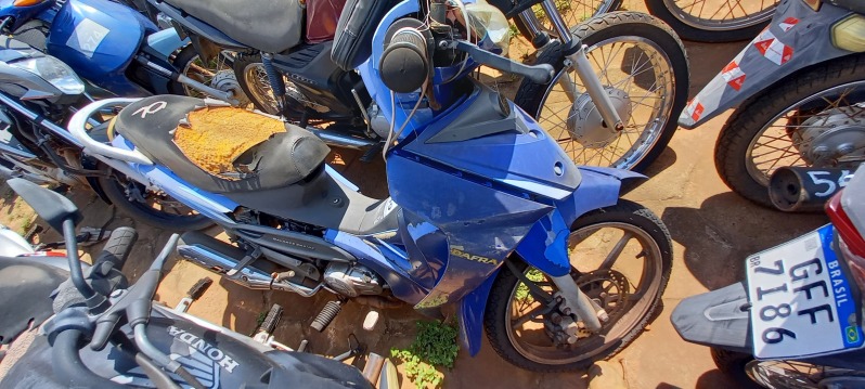 SUCATA APROVEITÁVEL COM MOTOR INSERVÍVEL