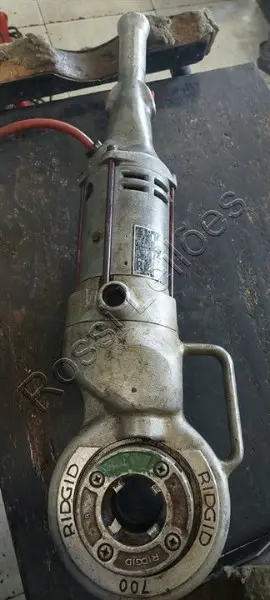 ROSQUEADEIRA ELÉTRICA PORTATIL RIDGIDMOD. 700 - 110V - NO ESTADO