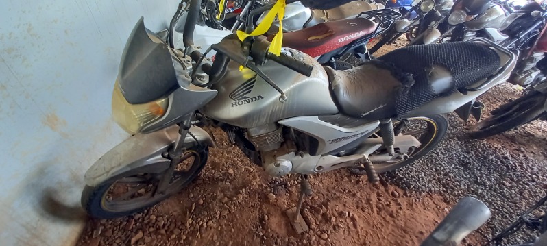 SUCATA APROVEITÁVEL COM MOTOR INSERVÍVEL