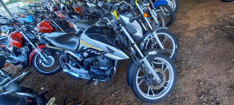 SUCATA APROVEITÁVEL COM MOTOR INSERVÍVEL