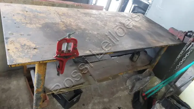 01 UN. BANCADA DE FERRO REFORÇADO - C. 2,00X L.0,90CM X A. 0,82CM - CHAPA DE 7/8 /COM MORSA E SARGEN…