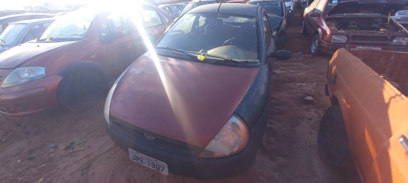SUCATA APROVEITÁVEL COM MOTOR INSERVÍVEL