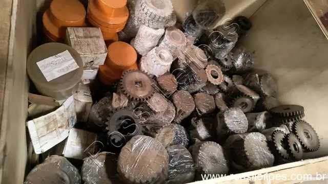 1.893 Un. de engrenagens, acoplamentos elásticos e selos mecânicos