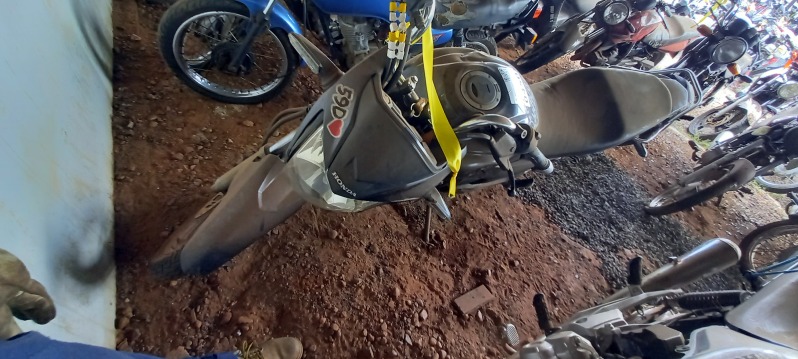 SUCATA APROVEITÁVEL COM MOTOR INSERVÍVEL