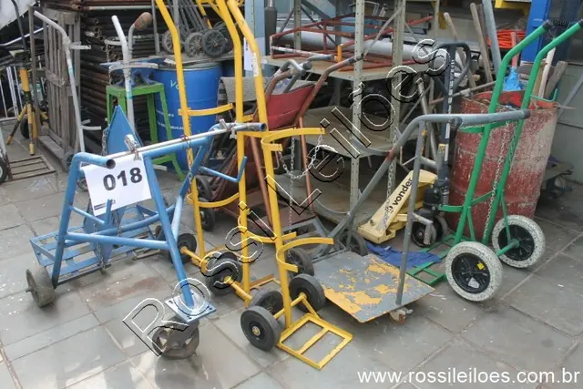 APROX. 20 CARRINHOS P/ TRANSPORTE DE CILINDROS NO ESTADO EM QUE SE ENCONTRA