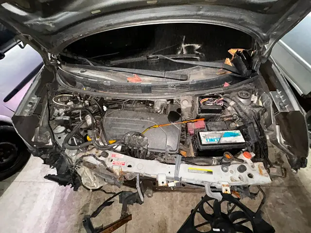 NISSAN/MARCH 10S - 2014/2015- GAS/ALC/GN - LRM6525/RJ / APL-CAMPO GRANDE/ VEÍCULO CONSERVADO