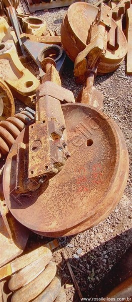 RODA GUIA KOMATSU D85