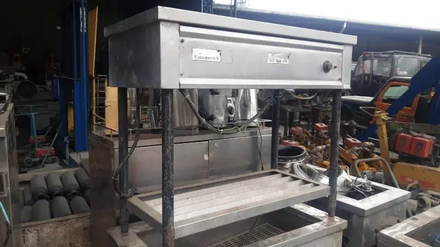 LOTE DE EQUIPAMENTOS DE COZINHA INDUSTRIAL - APROX. 15 PEÇAS GRANDES E 10 PEQUENAS