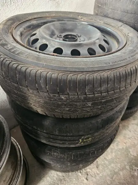 JOGO DE RODAS DE FERRO COM ARO 15 MAIS 02 RODAS DE FERRO MEDIDAS DIVERSAS