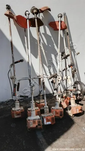 10 UNIDADES DE ROÇADEIRAS STIHL MOD FS 220 A GASOLINA. (P/ REPAROS OU PEÇAS)