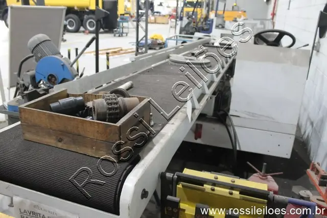 ESTEIRA TRANSPORTADORA DE BAGAGEM PARA AVIÃO