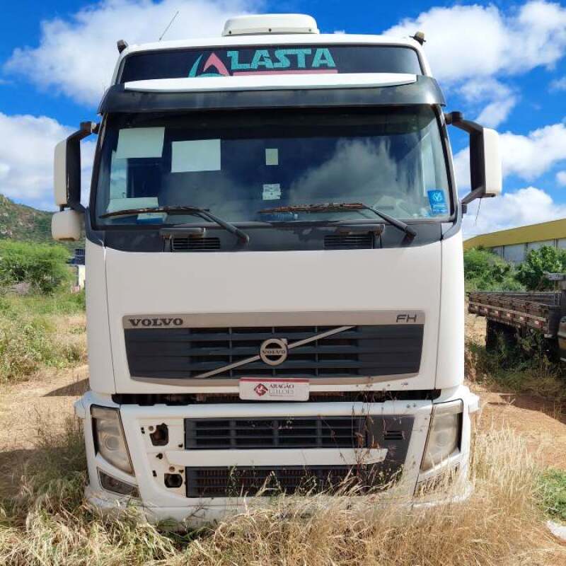 FH 440 6X4T - VOLVO - TRAÇÃO / 02 CARGAS
