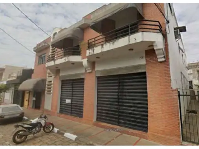 Imóvel Com./Resid. 645,06m² - Terreno 930m² - Passos/MG