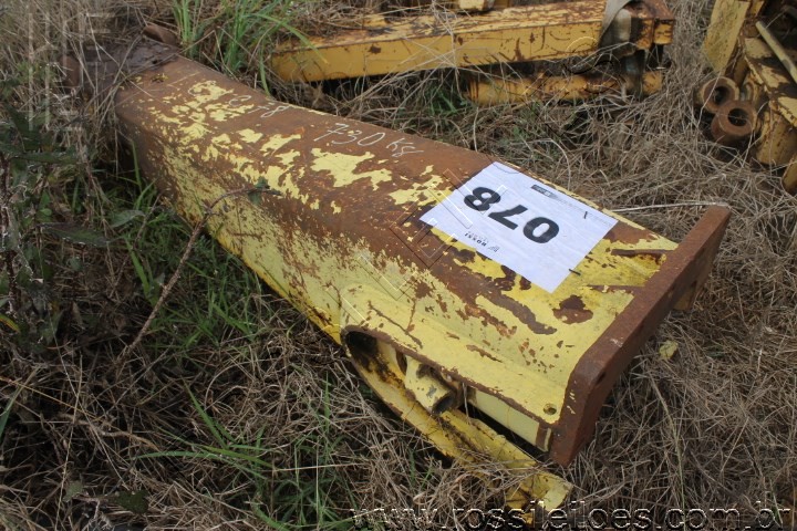 EQUIPAMENTOS - Aprox. 730Kg