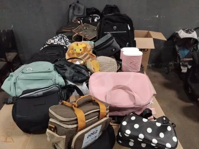 DIVERSOS MODELOS DE MOCHILAS E BOLSAS