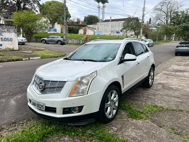 Cadillac SRX, fabricação/modelo 2011/2011, cor: branca