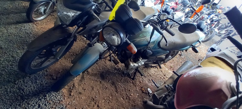 SUCATA APROVEITÁVEL COM MOTOR INSERVÍVEL