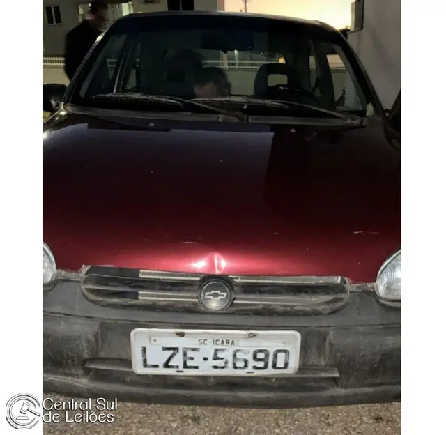 Automóvel Chevrolet/Corsa Wind, modelo 1996, placa LZE5690