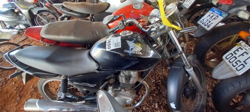SUCATA APROVEITÁVEL COM MOTOR INSERVÍVEL