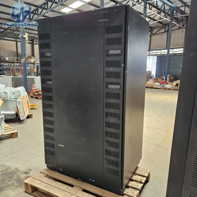 1 GABINETE DE BATERIAS EATON, MODELO TC110/40, P/N 76PG814025, 480 V, FABRICAÇAO 08/2009