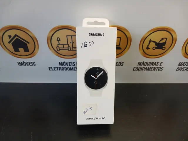 SMARTWATCH SAMSUNG GALAXY WATCH8 40MM LTE COM GALAXY AI, CAIXA PRATA, PULSEIRA PRATA E BISEL PRATA